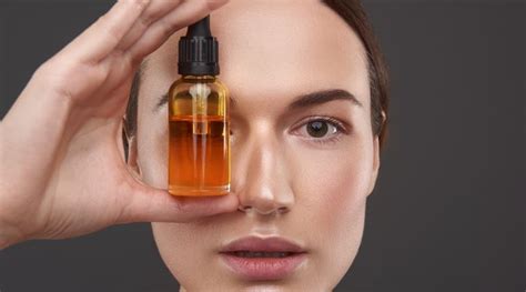 Magic Face Oil vs. Traditional Skincare Products: Which Is Better?